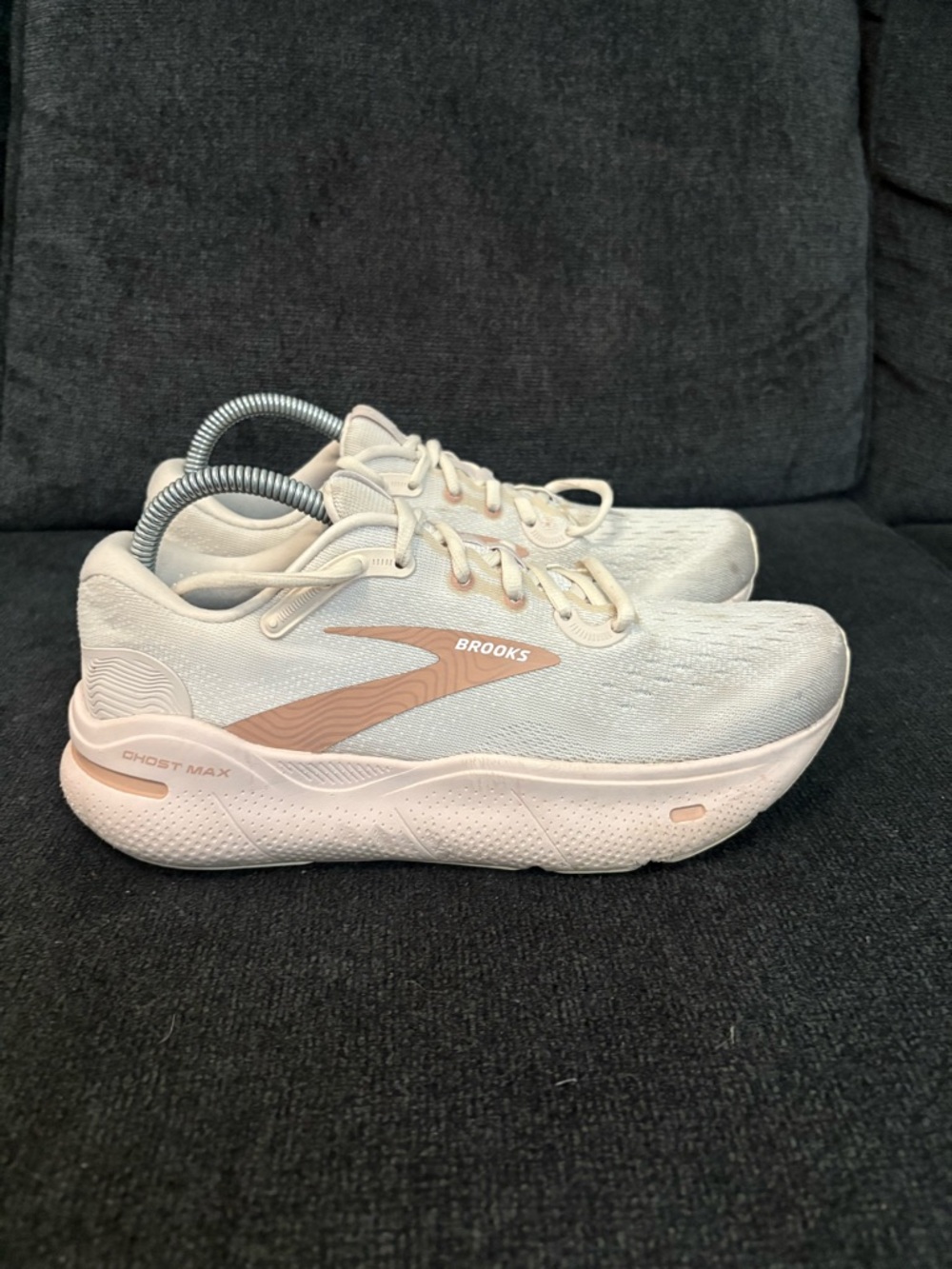 Women's 9 B - Brooks Ghost Max Beige Crystal Gray Pink 1203951B135 Shoes